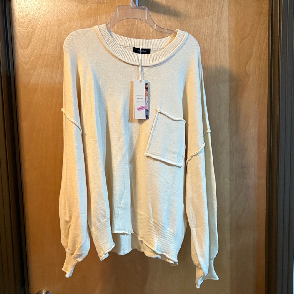 Women's Cream Sweater with Pocket; Size XL